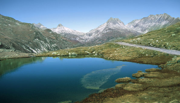 Vier-Quellen-Weg im Gotthardmassiv: Wandern zu Quellen unserer Flüsse
