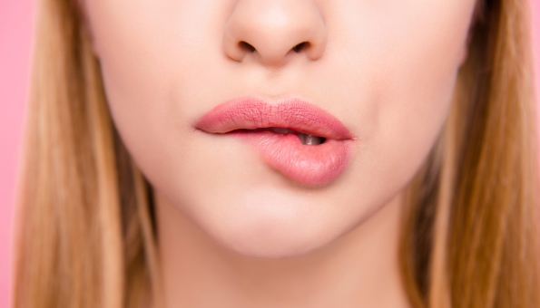 Trockene Lippen: Ursachen & effektive Hausmittel