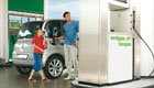 Bilder von Fahrzeugen, die mit Erdgas/Biogas tanken