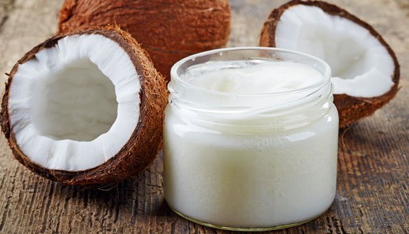 Kokosöl für Haare und Haut: So einfach und gesund pflegt es 