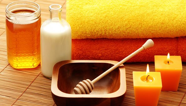 Natürliche Badezusätze: Milch und Honig