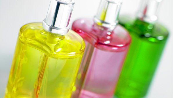 Parfum-Test: Schadstoffe machen viele Öko-Parfüms zur besseren Wahl