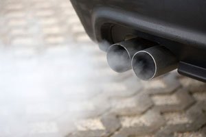 Autoabgase sind weit tötlicher als der Strassenverkehr selbst.
