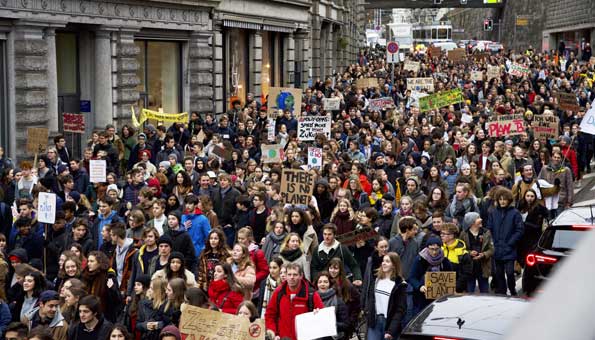 Klima Streik Schweiz: Tausende Schüler demonstrieren fürs Klima