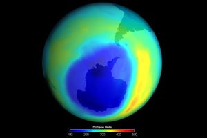 Hier ist die zweitgrösste Ausdehnung bisher des Ozonlochs in blau dargestellt.