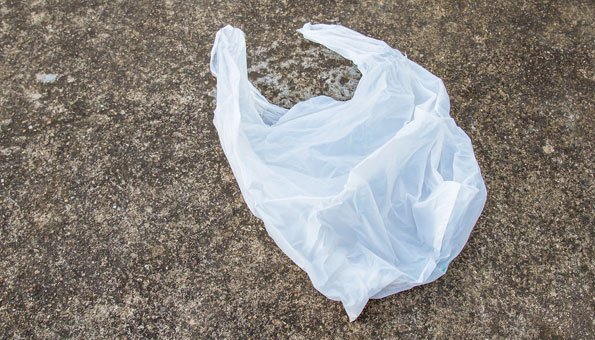 Bald könnten Einweg-Plastiksäcke kostenpflichtig werden