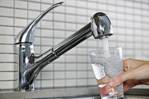 Gesundheit: Das Schweizer Trinkwasser ist belastet