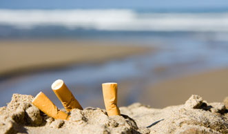 Zigaretten verschmutzen unsere Meere mehr als Plastik
