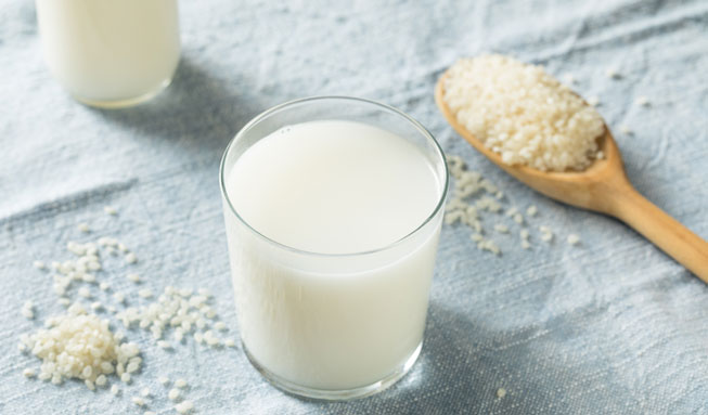 Reismilch: So gesund & nachhaltig ist sie & wie selber machen